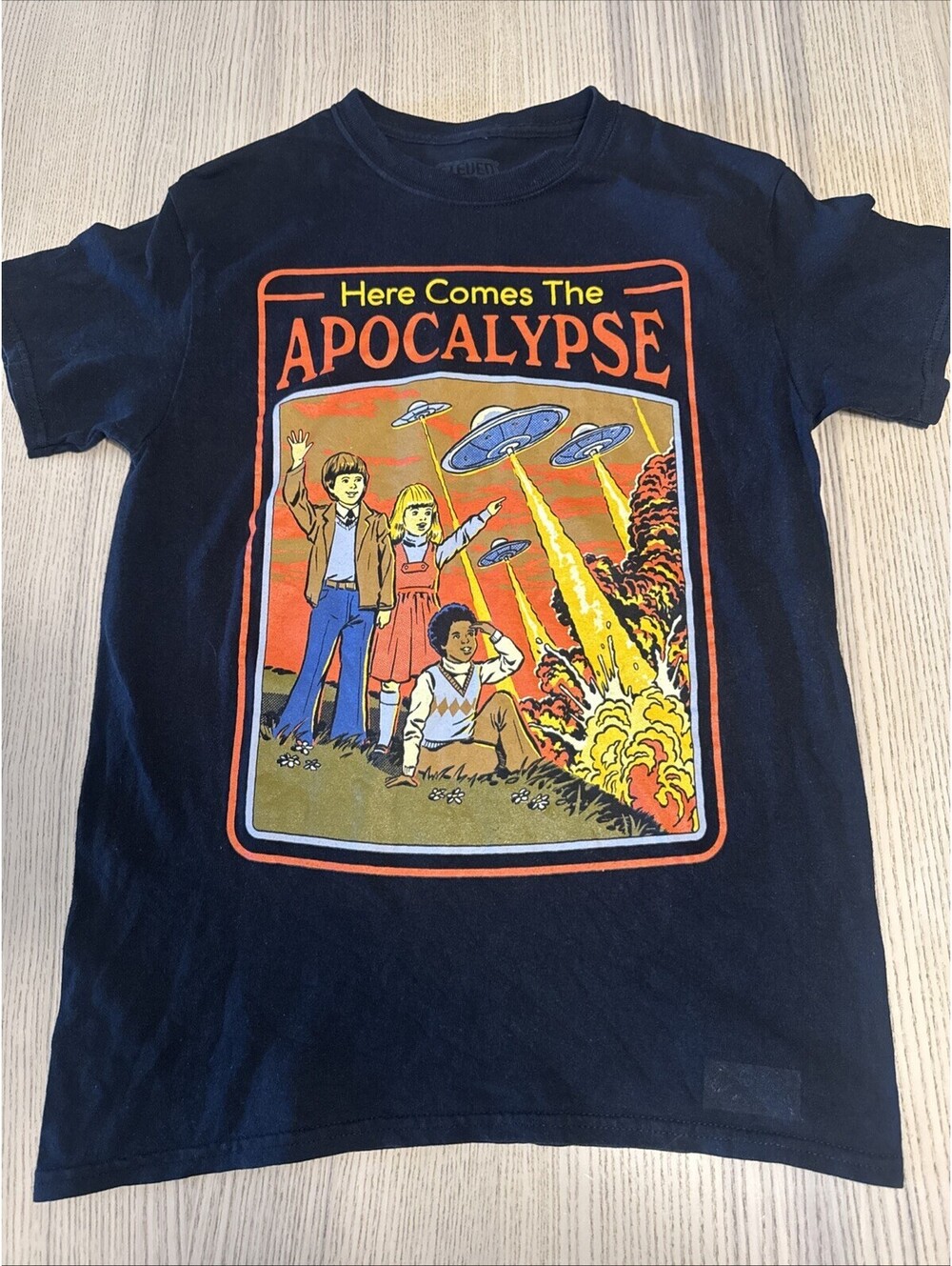 Steven Rhodes “Here Comes The Apocalypse” Black Graphic Tshirt Size Small Spooky